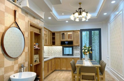 Cần bán gấp nhà  GIÁ NGỘP TRƯỜNG CHINH QUẬN 12, DT 67.3m2, 4.15x16.2m giá chỉ 3.050 tỷ.